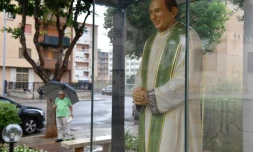 Une statue du prêtre Giuseppe Puglisi, assassiné par la mafia il y a 25 ans, photographiée le 14 septembre 2018 à Palerme en Sicile