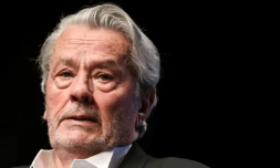 Alain Delon au Festival de Cannes aprÚs avoir reçu une Palme d'or d'honneur, le 19 mai 2019