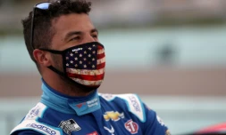 Bubba Wallace, le pilote NASCAR #43 sur la grille de départ du speedway de Homestead-Miami le 14 juin 2020, à Homestead en Floride.