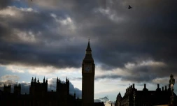 Les impopulaires hausses d'impôts de l'automne n'auront pas suffi: plombée par une économie qui ne décolle pas, la ministre britannique des Finances Rachel Reeves va détailler de nouvelles coupes franches dans les budgets publics