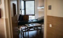 PrÚs de 4.200 lits d'hospitalisation ont été supprimés en 2018 en France, selon un rapport publié par la Drees