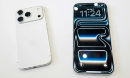 L'Apple iPhone 17 Pro présenté lors de l'événement "Awe-Dropping" au Steve Jobs Theater sur le campus d'Apple Park à Cupertino, en Californie, le 9 septembre 2025
