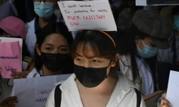 Manifestation contre le coup d'Etat en Birmanie, le 12 février 2021 à Rangoun