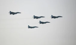 Les Nations unies, Berlin et Washington ont condamné une nouvelle attaque aérienne attribuée à la junte birmane contre un village dans une zone tenue par les rebelles, qui aurait fait des dizaines de morts