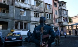 Un immeuble à Stepanakert touché par des tirs, le 3 octobre 2020