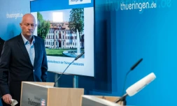 Le Premier ministre élu de Thuringe, Thomas Kemmerich, s'apprête à donner une conférence de presse à Erfurt, le 6 février 2020