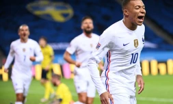 L'attaquant des Bleus Kylian Mbappé après son but face à la Suède, le 5 septembre 2020 à Solna en Ligue des nations