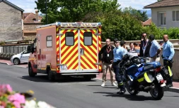 L'ambulance transportant, Chris Froome, quadruple vainqueur du Tour de France, victime d'une chute durant un entraînement  avant la 4e étape du Dauphiné, le 12 juin 2019