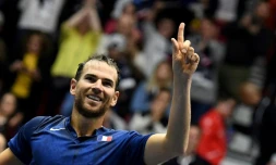 Adrian Mannarino heureux, il vient d'offrir la victoire à la France au 1er tour de la Coupe Davis en battant le Néerlandais Robin Haase, le 4 février 2018 à Albertville