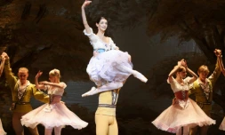 Les danseurs du Ballet Stanislavski sur scène dans une représentation de Giselle, le 4 décembre 2019, au Palais des Festivales à Cannes