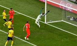 Le milieu anglais Dele Alli (N.20) marque le but du break contre la Suède à Samara, le 7 juillet 2018