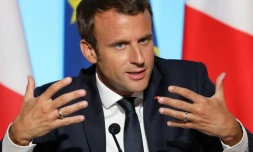 Le président français Emmanuel Macron s'exprime lors d'une réunion avec des dirigeants européens et africains à l'Elysée, le 28 août 2017