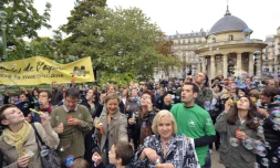 Partie géante de bulles de savon, le 25 septembre 2010 à Paris, dans le cadre des Virades de l'espoir organisées en France au profit de la lutte contre la mucoviscidose