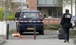 Des policiers à Colomiers, dans le sud de la France, près de l'endroit où le journaliste azerbaïdjanais Rahim Namazov et son épouse ont été la cible de tirs, le 30 mars 2018