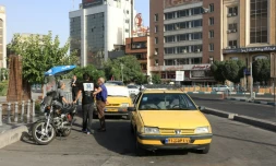 Des chauffeurs de taxi désoeuvrés à Téhéran le 23 juin 2025

