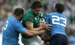 L'Irlandais Iain Henderson (c) face à l'Italie lors du Mondial, le 4 octobre 2015 au Stade Olympique de Londres