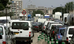 L'Ile-de-France va connaître un coup de chaud jusqu'à vendredi, avec pour conséquence un pic de pollution à l'ozone, des restrictions de la circulation dans la région et l'ouverture de salles où venir se rafraîchir à Paris.