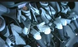 Les quatre passagers de la mission Inspiration4 de SpaceX dans la capsule Dragon au moment de leur retour sur Terre, le 18 septembre 2021