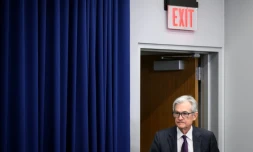 Le président de la Réserve fédérale américaine (Fed), Jerome Powell, arrive pour une conférence de presse après la réunion du Comité fédéral de l'open market à Washington, le 30 juillet 2025