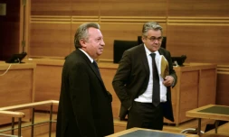 L'ex-président du conseil général des Bouches-du-Rhône Jean-Noël Guérini (g) et son ex-collaborateur Jean-David Ciot le 25 novembre 2015 au tribunal d'Aix-en-Provence