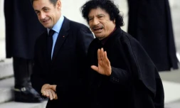 Nicolas Sarkozy et Mouammar Kadhafi, le 12 décembre 2007 à l'Elysee, à Paris