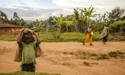 Des villageois le 10 novembre 2016 à Kyala dans la province du Nord-Kivu