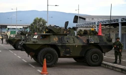 Des soldats colombiens en faction au point de passsage de Cucuta, à la frontière avec le Venezuela, le 3 janvier 2026 