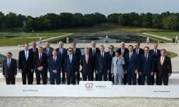 Photo de groupe pour les participants au G7 Finances de Chantilly, dans l'Oise, le 17 juillet 2019