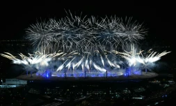 Les feux d'artifice à la fin de la cérémonie de clôture des Jeux Olympiques au Stade de France, au nord de Paris, le 11 août 2024