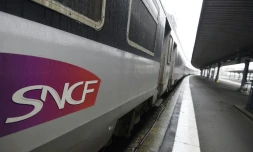 La nouvelle carte jeunes, Happy Card, permettra aux 16-27 ans de voyager de manière illimitée dans les TGV et les Intercités moyennant 79 euros par mois