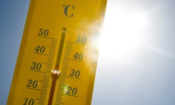 Un thermomètre indique une température de 35° à Rennes, lors d'un épisode de canicule, le 27 juin 2019 dans l'ouest de la France