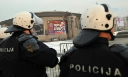 Photo d'illustration de policiers serbes à Belgrade, le 27 janvier 2012. L'homme s'est fait exploser dans une pâtisserie, aux alentours de midi, selon les forces de police serbes