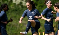 L'attaquante de la France Gaëtane Thiney en séance d'entraßnement à Clairefontaine en Yvelines le 27 juin 2019
