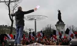Le chef de file de "La France insoumise" Jean-Luc Melenchon lors de la manifestation à Paris pour la 6e République, le 18 mars 2017 à Paris