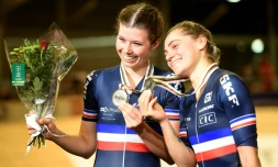 Les Françaises Clara Copponi et Marie Le Net ont décroché l'argent de la madison des Mondiaux de Roubaix, le 23 octobre 2021 