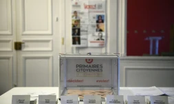 Des bulletins de vote pour la primaire organisée par le PS, le 16 janvier 2017 à Paris