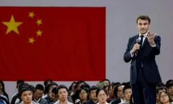Le président français Emmanuel Macron à l'Université Sun Yat-sen, le 7 avril 2023 à Canton, en Chine