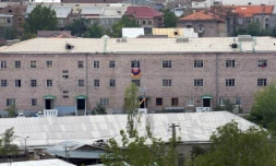 Vue sur le commissariat de police à Erevan le 30 juillet 2016 où ont été retranchés pendant deux semaines des opposants armés