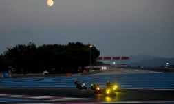 Les pilotes se disputent la victoire lors de la 84e édition du Bol d'Or au Castellet, le 18 septembre 2021 