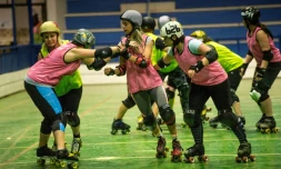 Des Sud-Africaines durant un entraînement de roller-derby à Johannesburg, le 24 août 2016