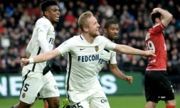 Le défenseur Kamil Glik ouvre le score pour Monaco face à Guingamp au Roudourou, le 25 février 2017