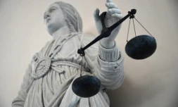 Trente-et-un an d'attente, 30 ans de prison requis: la peine maximale a été demandée jeudi contre Pascal Lafolie, jugé devant la cour d'assises de l'Aisne pour le meurtre en 1994 de Nadège Desnoix, lycéenne tuée à coups de couteau