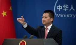 Lu Kang, un porte-parole du ministère chinois des Affaires étrangères, en conférence de presse à Pékin le 13 juillet 2016
