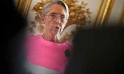 La Première ministre française Elisabeth Borne prononce un discours à l'hôtel Matignon à Paris, le 6 septembre 2023