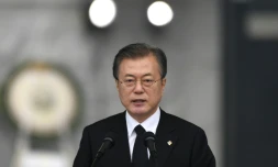 Le président sud-coréen Moon Jae-In prononce un discours lors d'une cérémonie au cimetière national de Séoul, le 6 juin 2019