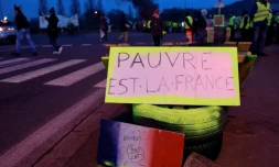 Protestation de "gilets jaunes" à Longevilles-Les-Saint-Avold, (est de la France), le 15 décembre 2018