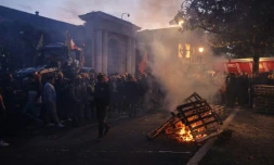 Les agriculteurs du syndicat coordination rurale devant la préfecture d'Agen, dans le Lot-et-Garonne, le 19 novembre 2024