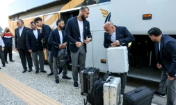 L'équipe de football d'Iran arrive à l'aéroport d'Antalya, en Turquie, pour embarquer à destination du Mexique, le 6 juin 2026