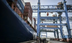 e déficit commercial de la France s'est nettement creusé en février, à 7,2 milliards d'euros, selon les douanes, en raison d'importations en hausse et d'exportations en baisse