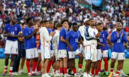 La déception du camp français battu par l'Espagne en finale du tournoi olympique, le 9 août 2024 au Parc des Princes